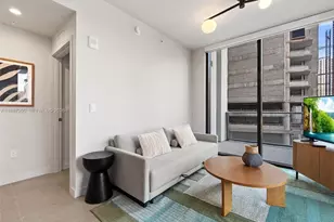 11 NE 6th St, Miami, FL 33132 - Photo 3