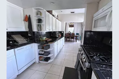 2040 NE 183rd St, North Miami Beach, FL 33179 - Photo 21