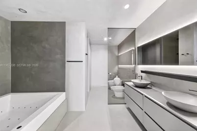 200 Biscayne Boulevard Way #5010, Miami, FL 33131 - Photo 59