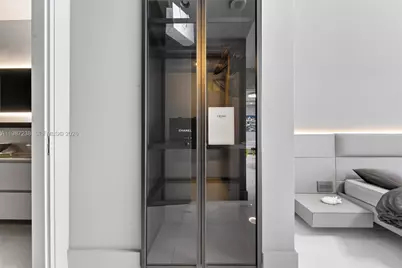 200 Biscayne Boulevard Way #5010, Miami, FL 33131 - Photo 57
