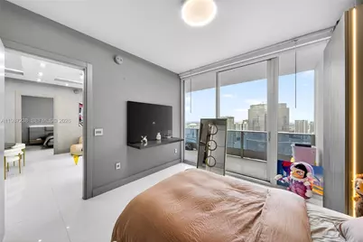 200 Biscayne Boulevard Way #5010, Miami, FL 33131 - Photo 47