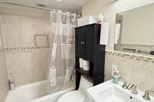 900 NE 18th Ave, Fort Lauderdale, FL 33304 - Photo 9