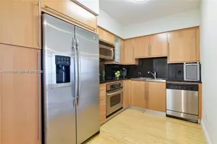 6365 Collins Ave, Miami Beach, FL 33141 - Photo 9