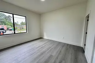 2399 NW 105th St, Miami, FL 33147 - Photo 13