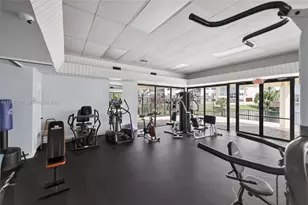 8051 N Sunrise Lakes Dr, Sunrise, FL 33322 - Photo 27