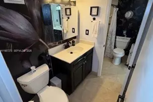 1100 St Charles Pl, Pembroke Pines, FL 33026 - Photo 7