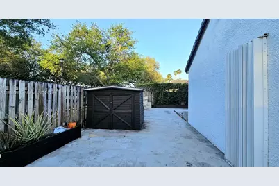 8003 SW 158th Pl, Miami, FL 33193 - Photo 17