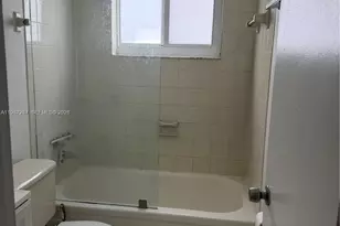 9612 Grand Canal Dr, Miami, FL 33174 - Photo 23