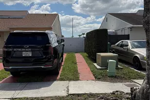 9612 Grand Canal Dr, Miami, FL 33174 - Photo 3