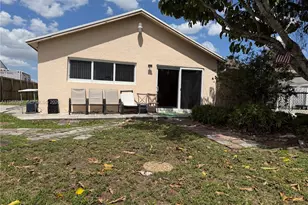 9612 Grand Canal Dr, Miami, FL 33174 - Photo 27