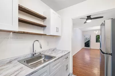 428 Collins Ave #7, Miami Beach, FL 33139 - Photo 7