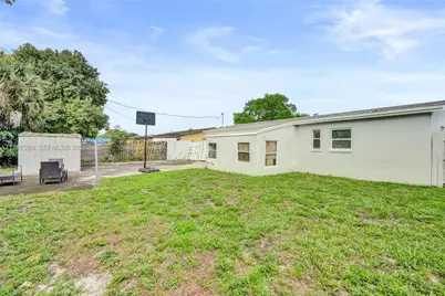 3320 NW 18th St, Lauderhill, FL 33311 - Photo 29