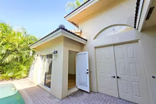 16404 Diamond Head Dr, Weston, FL 33331 - Photo 11