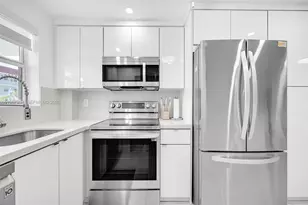 580 Egret Dr, Hallandale Beach, FL 33009 - Photo 11