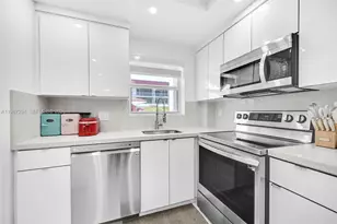 580 Egret Dr, Hallandale Beach, FL 33009 - Photo 9