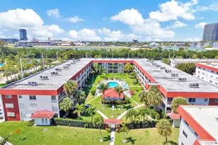 580 Egret Dr, Hallandale Beach, FL 33009 - Photo 41