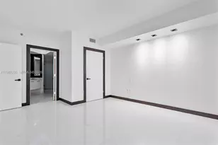 55 SE 6th St, Miami, FL 33131 - Photo 31