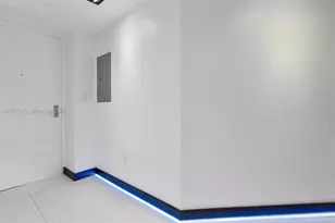 55 SE 6th St, Miami, FL 33131 - Photo 3