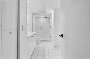 55 SE 6th St, Miami, FL 33131 - Photo 45