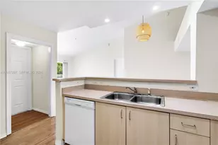 11185 SW 6th St, Pembroke Pines, FL 33025 - Photo 33