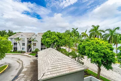 11185 SW 6th St #301, Pembroke Pines, FL 33025 - Photo 5