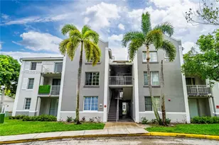 11185 SW 6th St, Pembroke Pines, FL 33025 - Photo 3