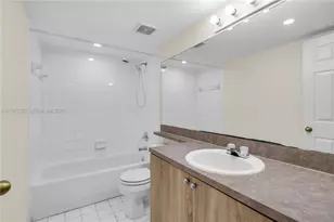 11185 SW 6th St, Pembroke Pines, FL 33025 - Photo 23