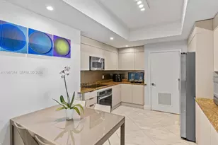 3330 NE 190th St, Aventura, FL 33180 - Photo 11