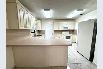 2835 SW 108th Pl, Miami, FL 33165 - Photo 7