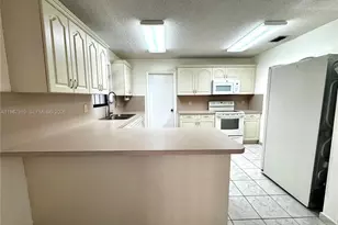 2835 SW 108th Pl, Miami, FL 33165 - Photo 7