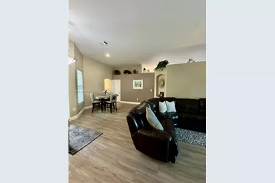 2319 NW 193rd Ave, Pembroke Pines, FL 33029 - Photo 5