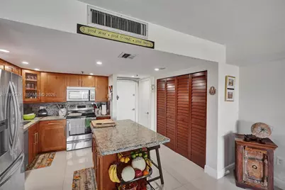 20515 E Country Club Dr #249, Aventura, FL 33180 - Photo 13