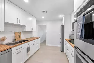 885 Camellia Ct, Plantation, FL 33317 - Photo 29