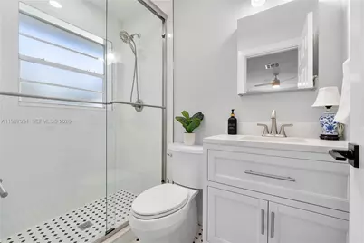 885 Camellia Ct, Plantation, FL 33317 - Photo 9