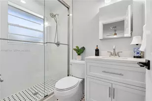 885 Camellia Ct, Plantation, FL 33317 - Photo 9