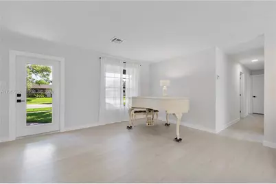 885 Camellia Ct, Plantation, FL 33317 - Photo 19