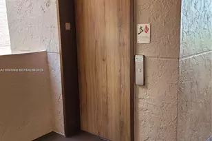 9520 Seagrape Dr, Davie, FL 33324 - Photo 3