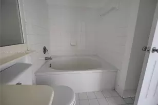 17100 N Bay Rd, Sunny Isles Beach, FL 33160 - Photo 21