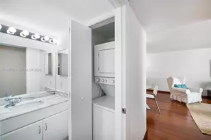 1200 Brickell Bay Dr, Miami, FL 33131 - Photo 25