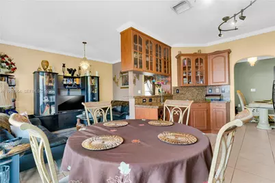 19269 NW 14th St, Pembroke Pines, FL 33029 - Photo 13