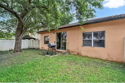 19269 NW 14th St, Pembroke Pines, FL 33029 - Photo 33