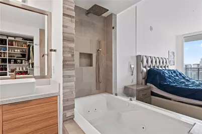 90 SW 3rd St #4301, Miami, FL 33130 - Photo 11