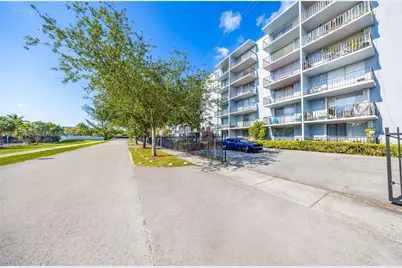 12500 NE 15th Ave #312, North Miami, FL 33161 - Photo 21