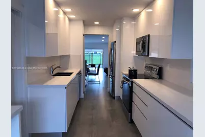 534 NE 195th St, Miami, FL 33179 - Photo 3