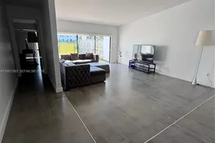 534 NE 195th St, Miami, FL 33179 - Photo 11