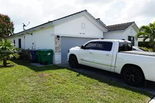 16869 SW 109th Pl, Miami, FL 33157 - Photo 3