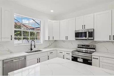 12425 NW 54th Ct, Coral Springs, FL 33076 - Photo 3