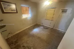 1271 NE 32nd St, Oakland Park, FL 33334 - Photo 5