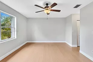 1498 SW 106th Ave, Pembroke Pines, FL 33025 - Photo 25