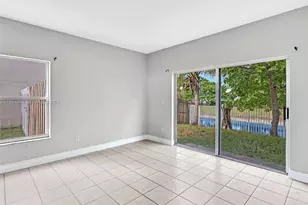 1498 SW 106th Ave, Pembroke Pines, FL 33025 - Photo 7